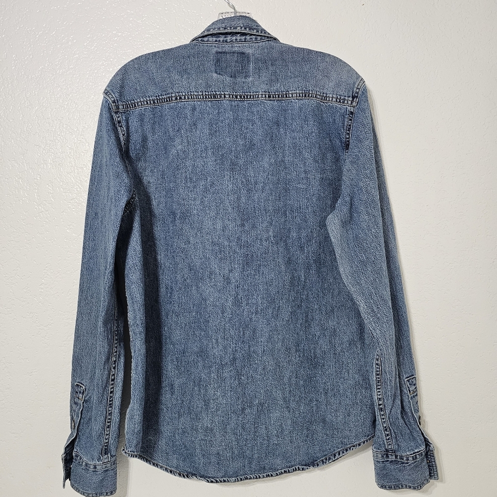 Lucky Brand Denim Shirt Men’s Medium Classic Fit Long Sleeve Button Up Blue - Picture 3 of 8